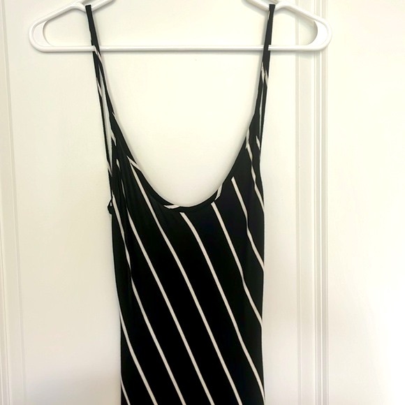 Open Back Maxi Dress - Picture 4 of 6